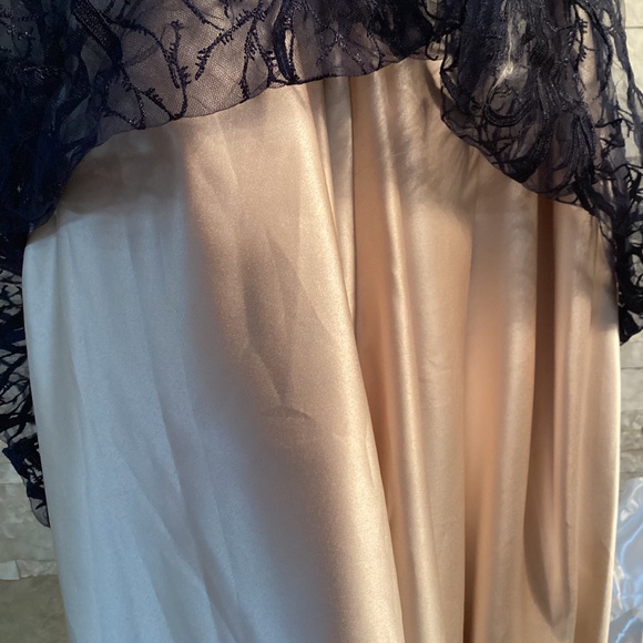 Mingda’s Elegant Evening Dress (NWT) - Picture 16 of 16